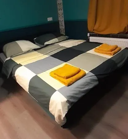 Joni, Not For Parties, Not A Hotel, With No Kitchen Гостевой дом Амстердам