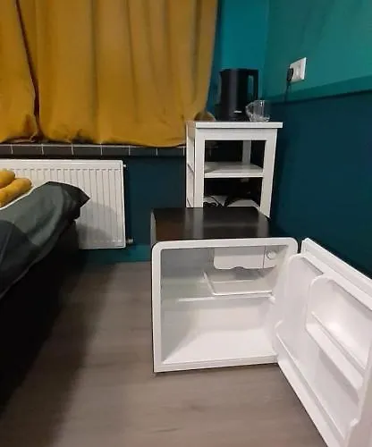 Joni, Not For Parties, Not A Hotel, With No Kitchen Гостевой дом Амстердам